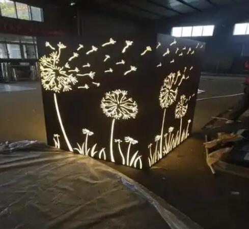 海伦耐候钢灯箱